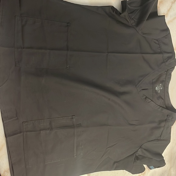 Black Nursing/Uniform Scrub Top Size 2X with Front Pockets - Picture 4 of 4